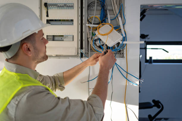 Best Emergency Electrical Repair  in Oak Trail Shores, TX